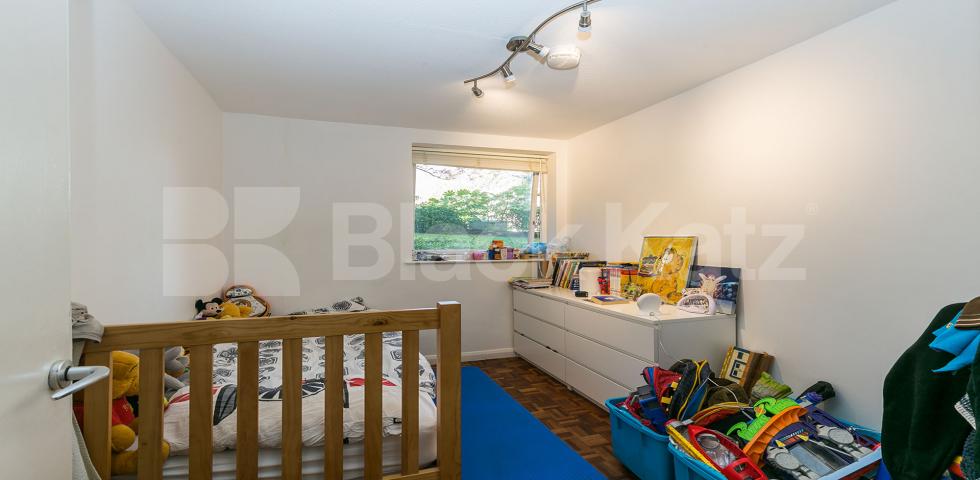 			New Instruction In Heart Of Crouch End !, 2 Bedroom, 1 bath, 1 reception Flat			 Waverley Road , Crouch End